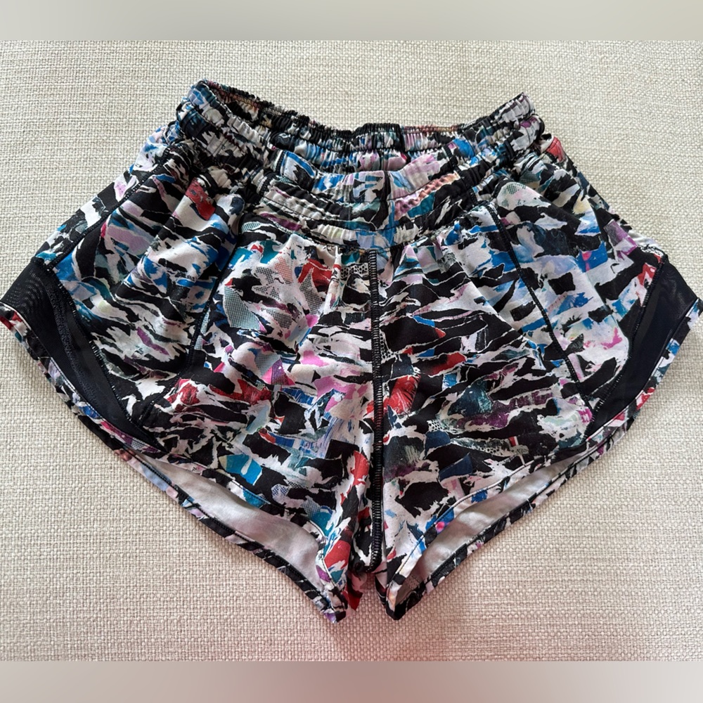 Lululemon Hotty Hot Shorts, Sz 4, 2.5”